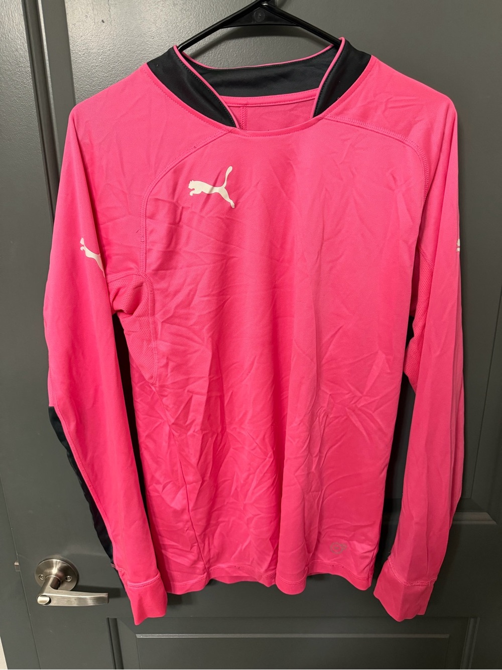 Puma Goalkeeper Jersey Size Small Pink Black Long Sleeve Soccer